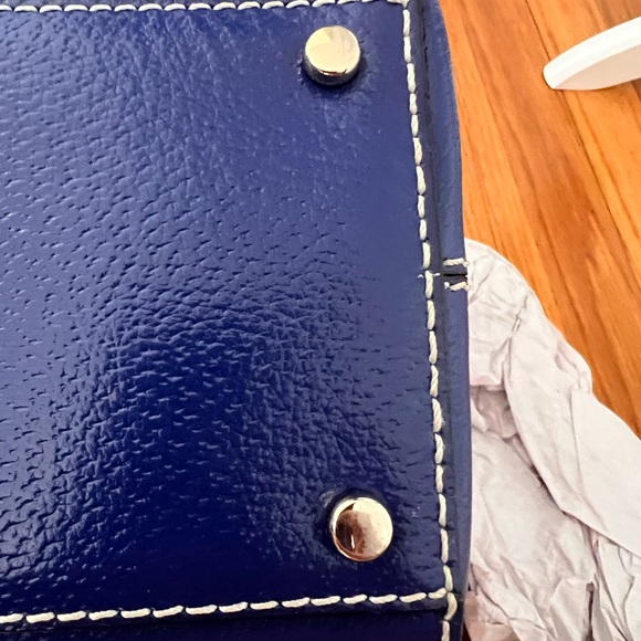 Excellent Kate Spade periwinkle top handle bag and NWOT matching  passport - Picture 8 of 9